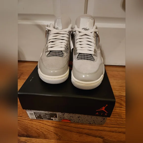 Jordan 4 Retro - Frozen Moments